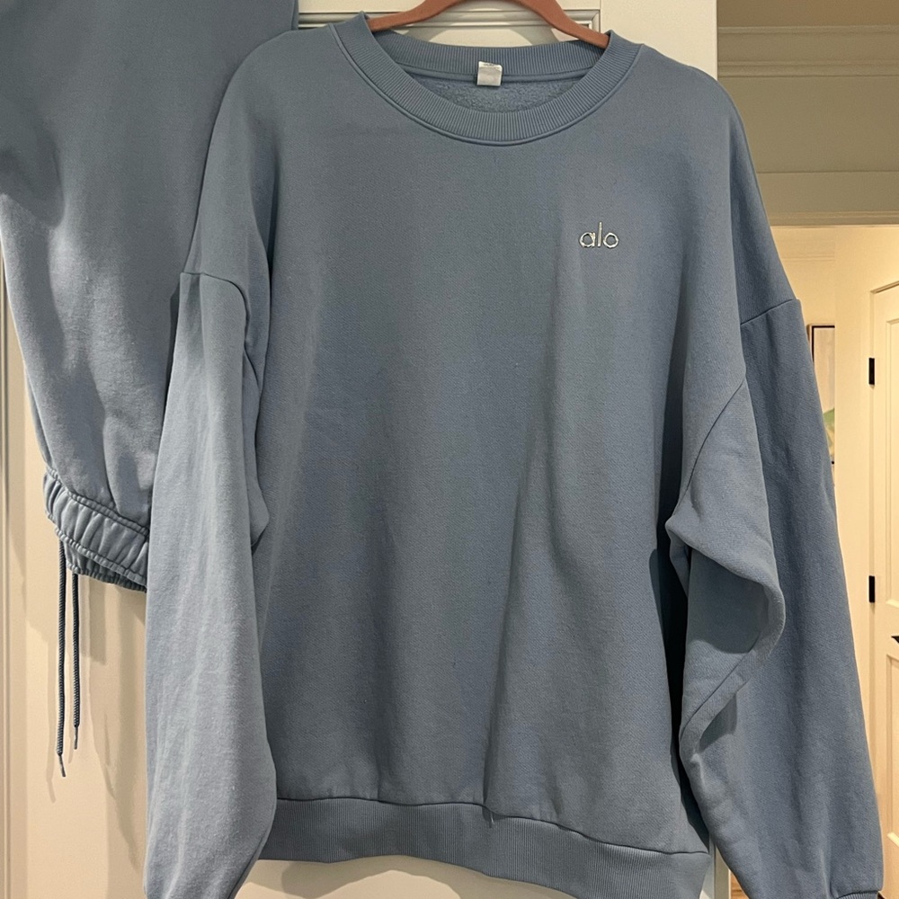ALO Yoga Blue Crewneck Sweater with Ribbed Cuffs
